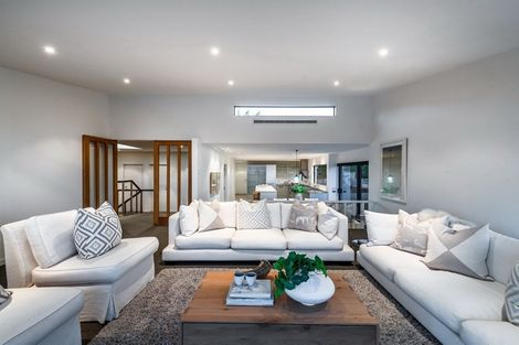 Photo of property in 17a Parr Terrace, Castor Bay, Auckland, 0620