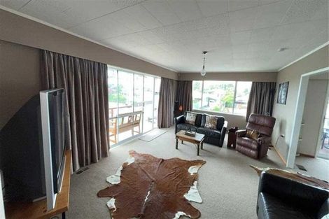 Photo of property in 44 Nevada Drive, Merrilands, New Plymouth, 4312