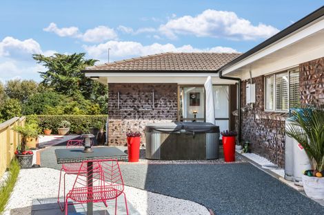 Photo of property in 184 Torkar Road, Clarks Beach, 2122