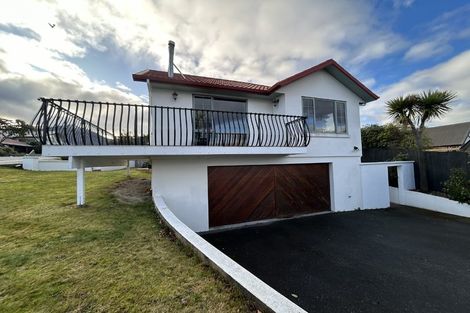 Photo of property in 49 Cedar Drive, Kelvin Heights, Queenstown, 9300