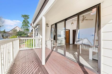 Photo of property in 17 Palliser Lane, Browns Bay, Auckland, 0630