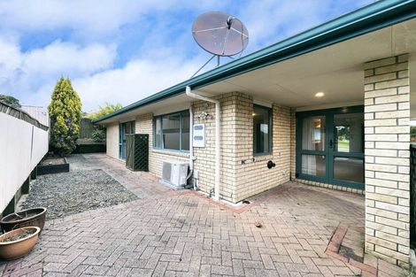 Photo of property in 1 Sunvista Avenue, Oteha, Auckland, 0632