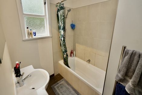 Photo of property in 6 Nathan Place, West End, Palmerston North, 4412