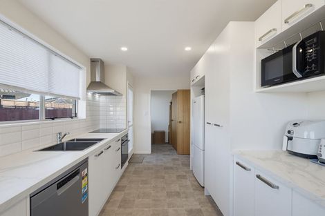 Photo of property in 30 Saint Heliers Crescent, Aranui, Christchurch, 8061