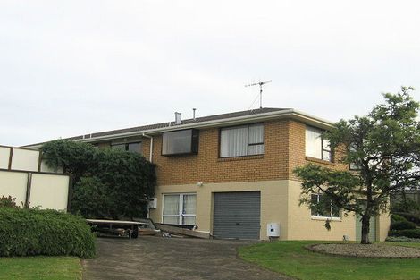 Photo of property in 5 Chilton Drive, Paraparaumu, 5032