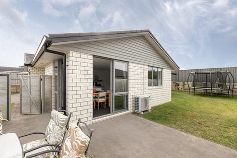 Photo of property in Waterview Estate, 33/4 Greystone Place, Omokoroa, 3114