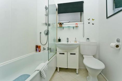 Photo of property in 1/14 Kathleen Street, Totara Vale, Auckland, 0627