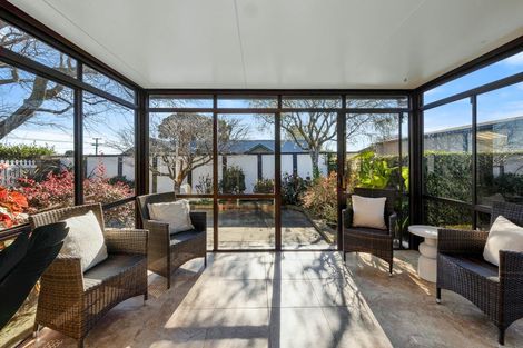 Photo of property in 293 Mangorei Road, Merrilands, New Plymouth, 4312