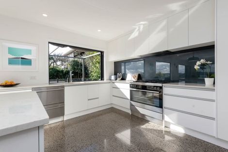 Photo of property in 64a Hattaway Avenue, Bucklands Beach, Auckland, 2012