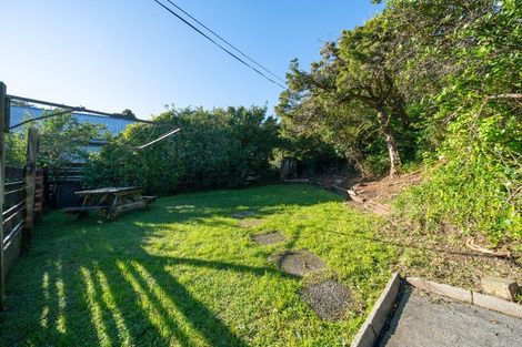Photo of property in 97 Glanmire Road, Newlands, Wellington, 6037