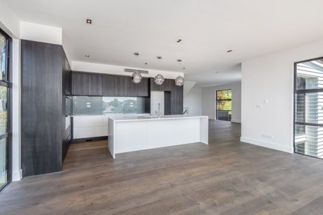 Photo of property in 19c Momona Road, Greenlane, Auckland, 1051