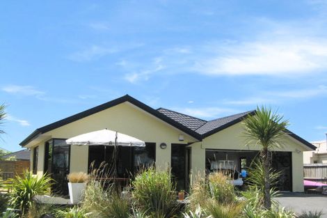 Photo of property in 10 Seacroft Place, Waimairi Beach, Christchurch, 8083