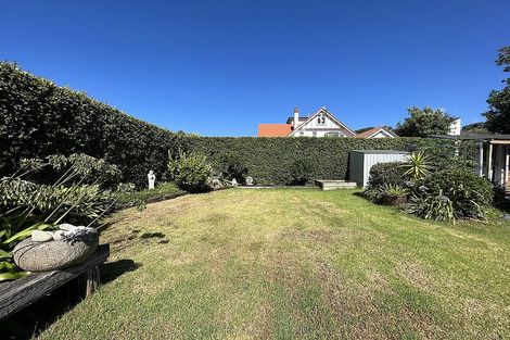 Photo of property in 11 Ocean View Road, Milford, Auckland, 0620