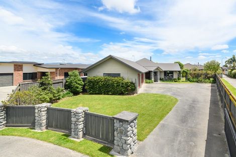 Photo of property in 57 Chestnut Close, Kelvin Grove, Palmerston North, 4414