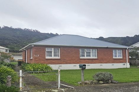 Photo of property in 27 Newcombe Street, Naenae, Lower Hutt, 5011