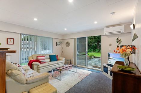 Photo of property in 35 Pehi Kupa Street, Waikanae, 5036