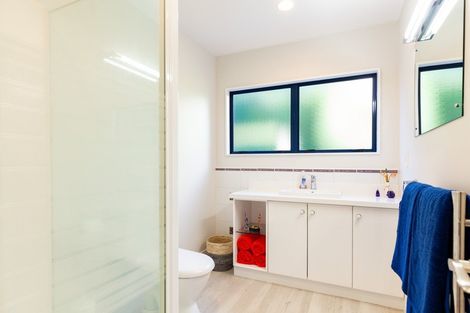 Photo of property in 117 Mangorei Road, Merrilands, New Plymouth, 4312