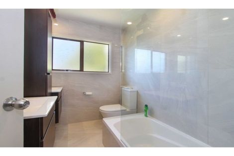 Photo of property in 1/7 Mannering Place, Hillcrest, Auckland, 0627