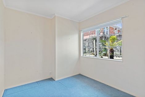 Photo of property in 2/25 College Road, Northcote, Auckland, 0627