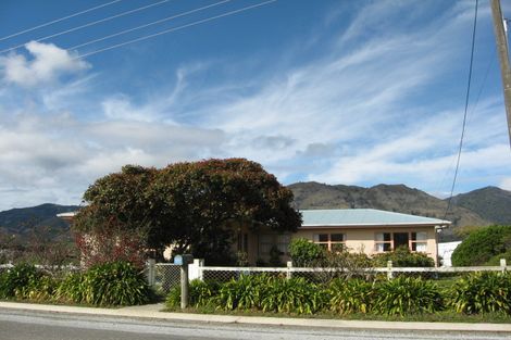Photo of property in 168 Abel Tasman Drive, Takaka, 7183