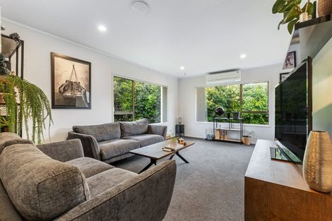 Photo of property in 37 Centreway Road, Orewa, 0931