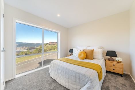 Photo of property in 70 Riverstone Drive, Riverstone Terraces, Upper Hutt, 5018