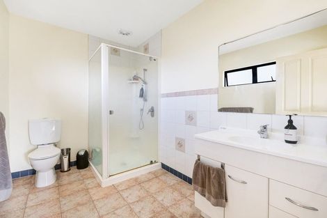 Photo of property in 18 Roseville Road, Gulf Harbour, Whangaparaoa, 0930