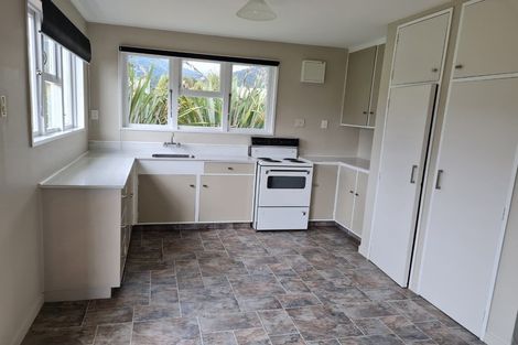 Photo of property in 7 Roberts Street, Whataroa, 7886