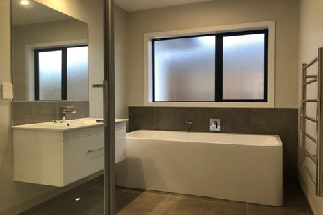 Photo of property in 35 Nobilo Road, Kumeu, 0810