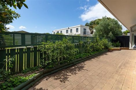 Photo of property in 25a Harbour View Road, Point Chevalier, Auckland, 1022