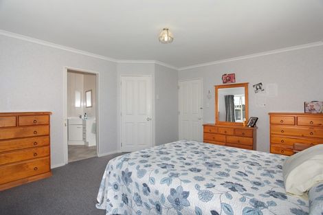 Photo of property in 5a Carthew Street, Feilding, 4702