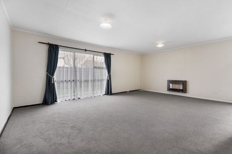 Photo of property in 8 Ashton Place, Highbury, Palmerston North, 4412