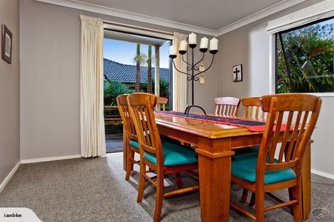 Photo of property in 32 Chadlington Avenue, Henderson, Auckland, 0612