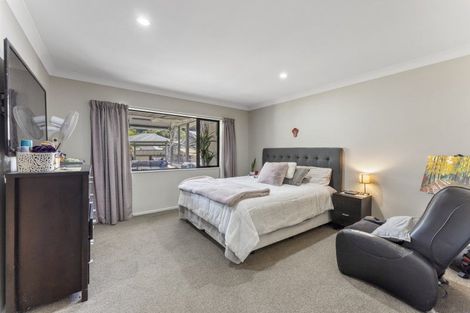 Photo of property in 6 Poppy Watts Grove, Stokes Valley, Lower Hutt, 5019