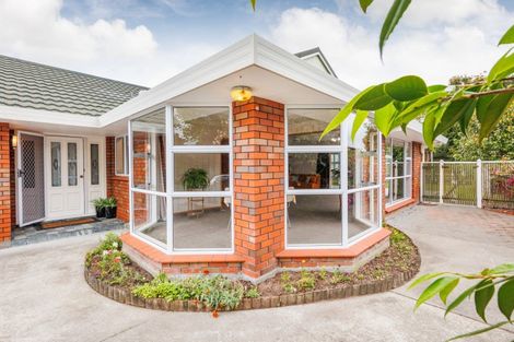 Photo of property in 12 Hind Place, Hokowhitu, Palmerston North, 4410