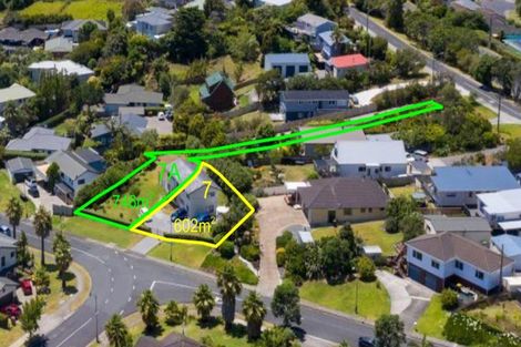 Photo of property in 7a Jelas Road, Red Beach, 0932