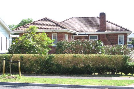 Photo of property in 1/69 Hutchinson Avenue, New Lynn, Auckland, 0600