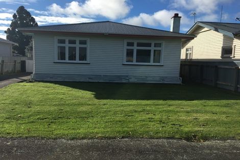 Photo of property in 63 Shamrock Street, Takaro, Palmerston North, 4412