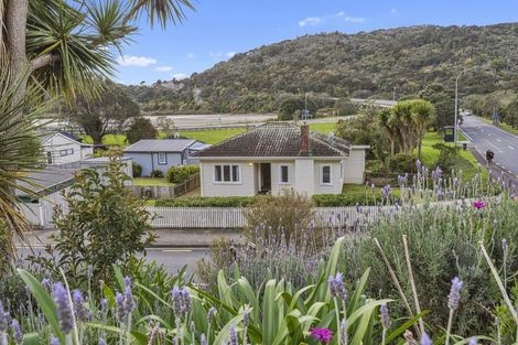Photo of property in 1 Weranui Road, Waiwera, Orewa, 0994