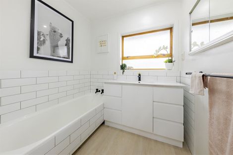 Photo of property in 16 Motatau Road, Papatoetoe, Auckland, 2025