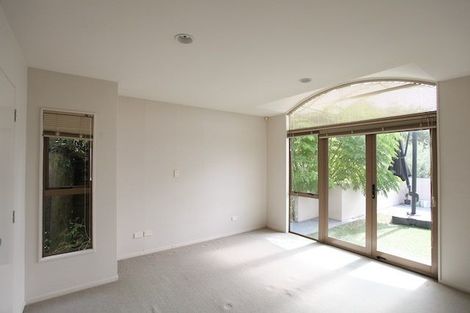 Photo of property in 30a Oakwood Grove, Eastern Beach, Auckland, 2012