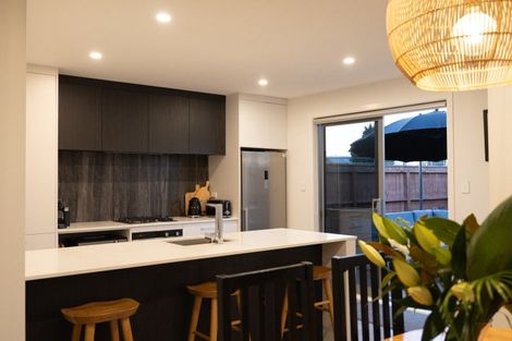 Photo of property in 2 Seddon Street, Takaro, Palmerston North, 4412