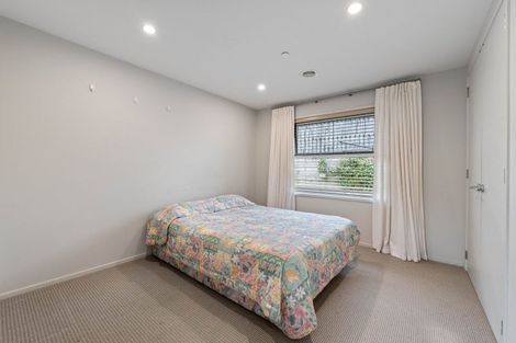Photo of property in 4 Links Drive, Waiwhakaiho, New Plymouth, 4312