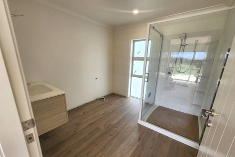 Photo of property in 2 Sarona Park Drive, Omanawa, 3171