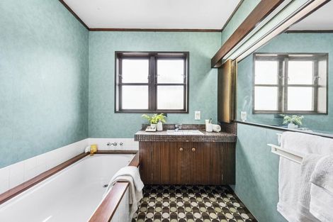 Photo of property in 59 Chapman Street, Newlands, Wellington, 6037