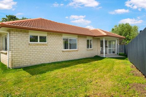 Photo of property in 5 Retreat Drive, Mangere, Auckland, 2022