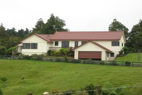 Photo of property in 82 Harry Dreadon Road, Opaheke, Papakura, 2584