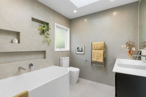 Photo of property in 115 Beach Haven Road, Beach Haven, Auckland, 0626