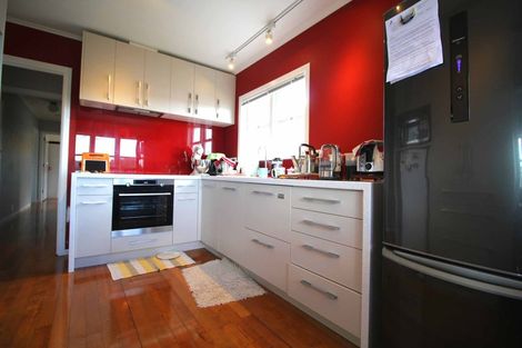 Photo of property in 33 Park Road, Glenfield, Auckland, 0629