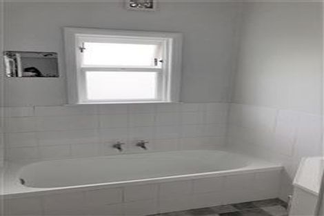 Photo of property in 35 Cavendish Square, Strathmore Park, Wellington, 6022